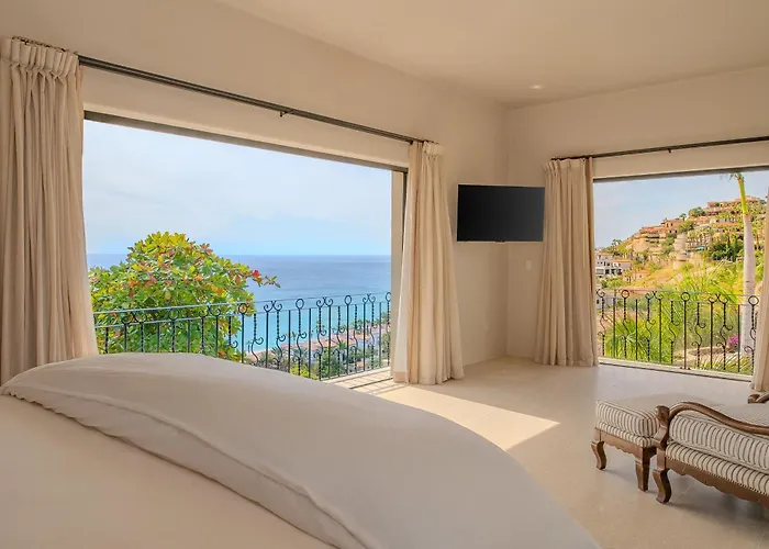 Del Mar Fully Staffed And Access To Golf & Palmilla Dunes Club